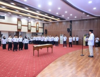 Menaker Lantik 10 Pejabat Baru, Tekankan Penguatan K3 dan Reformasi Birokrasi