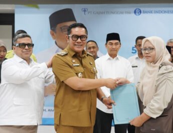 Serahkan 5.000 Sertifikat Halal, Maryono: Sinergi Wujudkan UMKM Makin Naik Kelas
