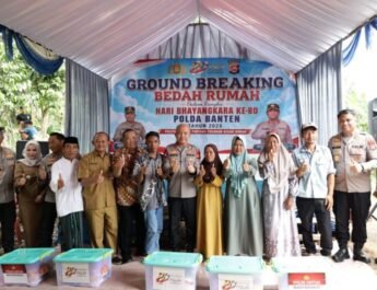 Hari Bhayangkara ke-80, Polda Banten Bedah Rumah Warga dan Bagikan 100 Paket Sembako di Serang
