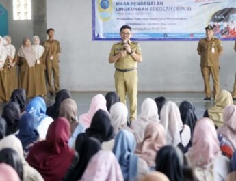 Tinjau MPLS, Sachrudin Pastikan Sekolah Swasta Gratis Tepat Sasaran