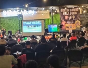 Semarak Piala Dunia 2026, Nobar Gembira Korem 052/Wijayakrama Perkokoh Kemanunggalan TNI dengan Rakyat