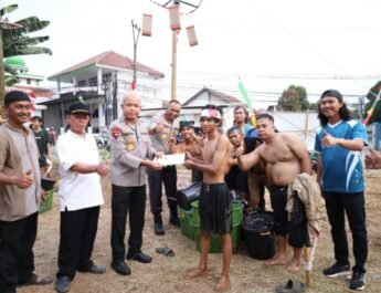 Semangat Kemerdekaan, Kapolda Banten Rayakan HUT ke-81 RI Bersama Masyarakat