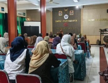 SMPN 1 Purwakarta: Bebaskan Sekolah dari Sampah Pelastik